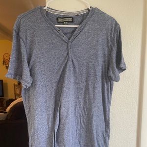 Men’s blue short sleeve shirt